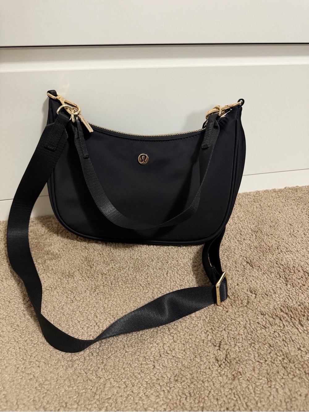 Lululemon city essential shoulder crossbody bag 3L black with gold hardware